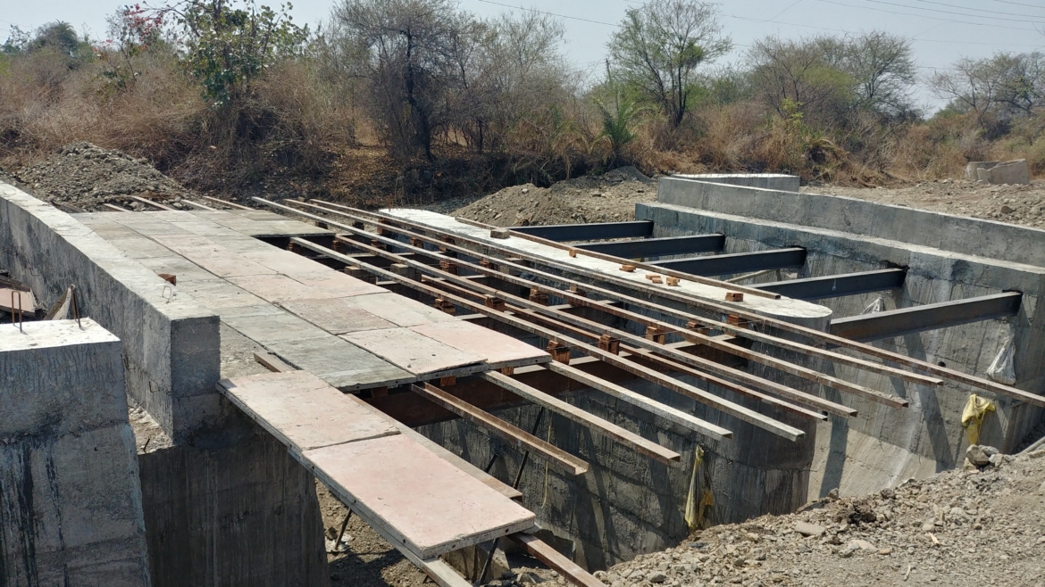 Construction of Submersible bridge at sarul Tah. babulgaon Dist. Yavatmal